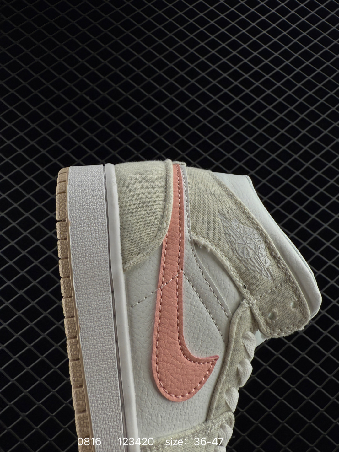 Air Jordan 1 Mid “Bred Toe”